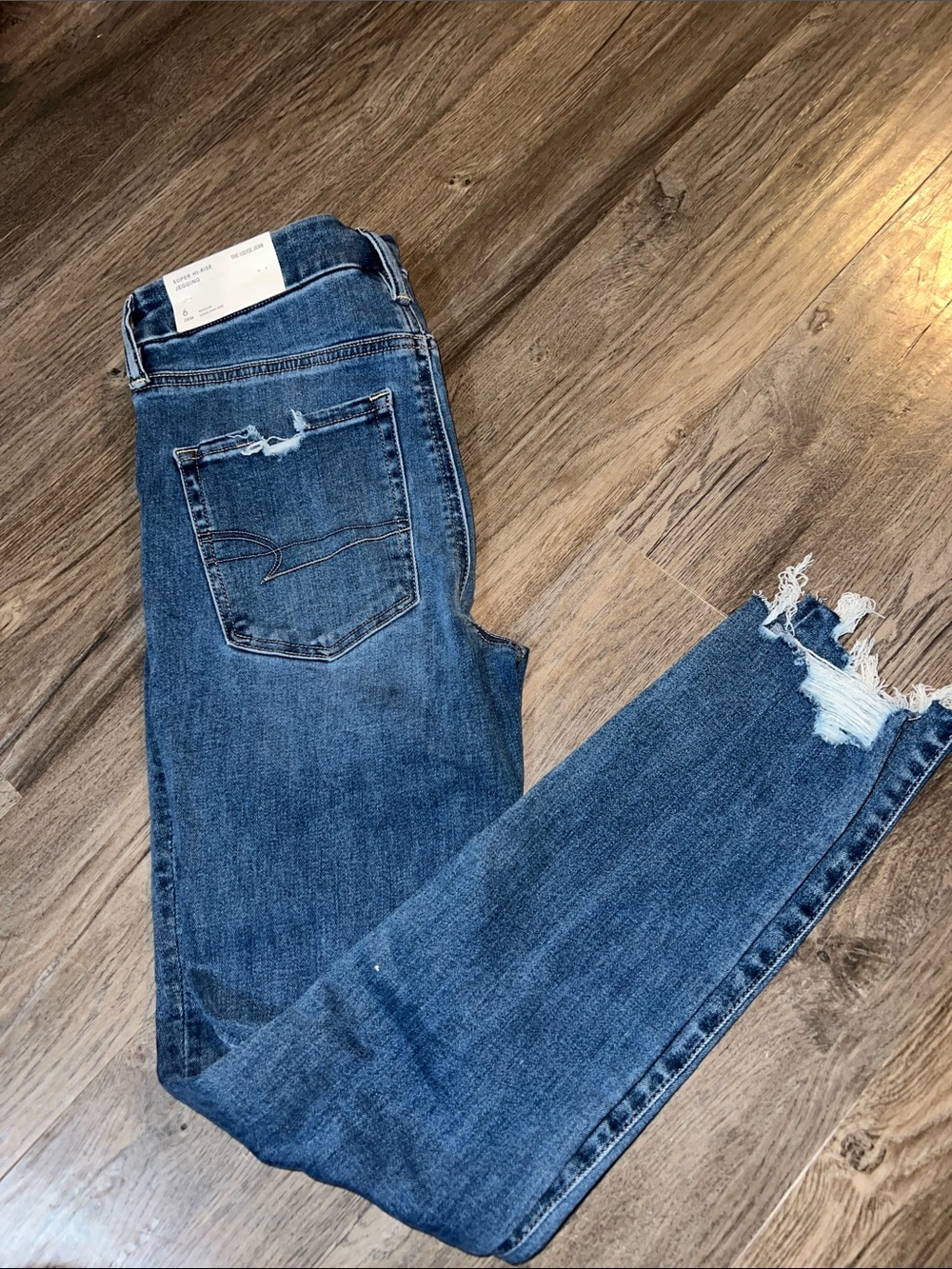 American eagle Women's Distressed Blue Denim Jeans Sz 6 nwt